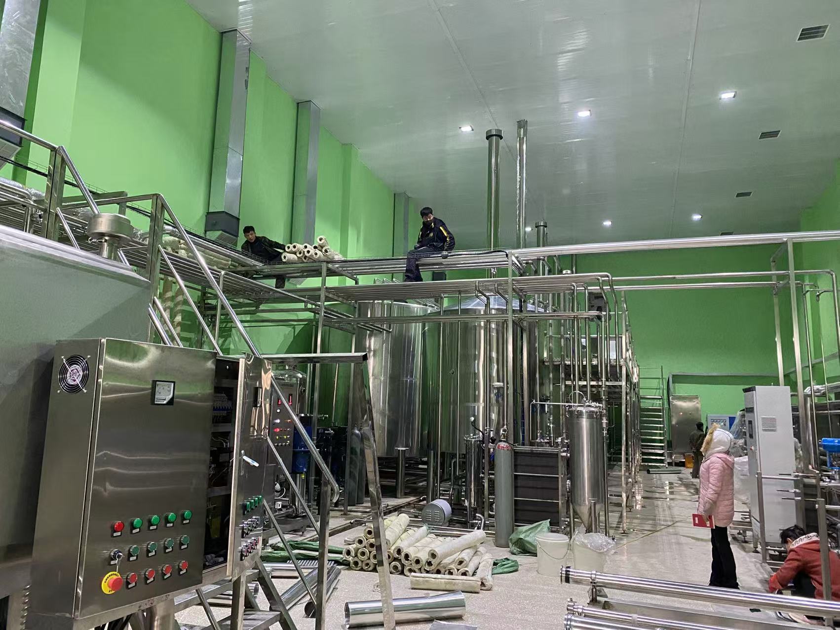 中方精酿啤酒设备厂—精酿啤酒设备制造:传承工艺与创新科技的交融